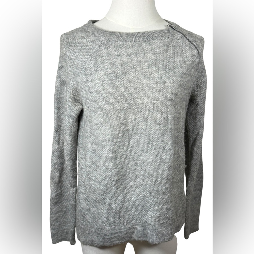 Abercrombie & Fitch Knit Zipper Shoulder Sweater in Gray Size XXS